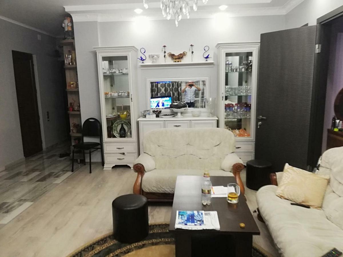 Apartment Irina Batumi Exteriör bild